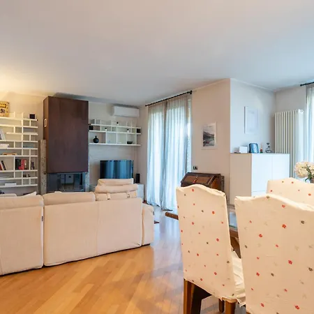 - In 5 Minutes From Lecco Center Appartement